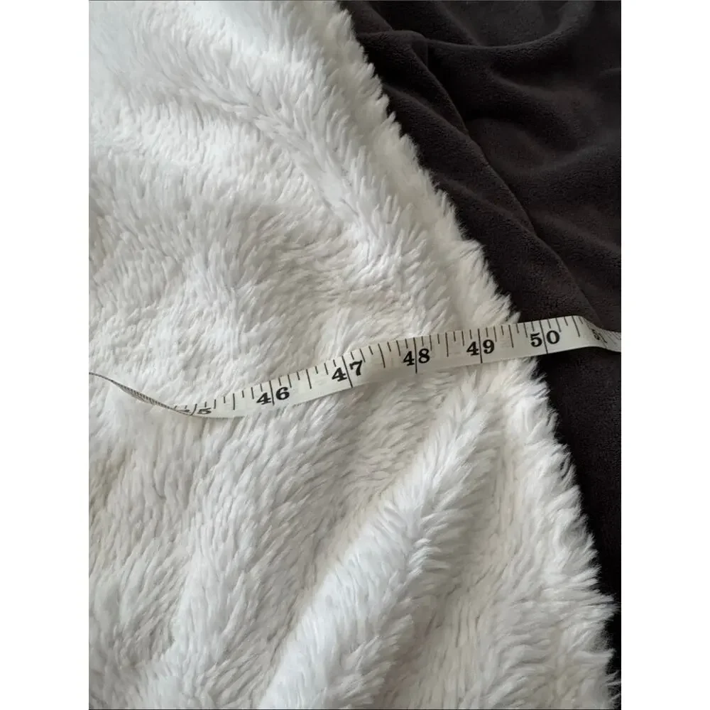 Pillowfort | Plush Unicorn Hooded Blanket - White with Gold Horn